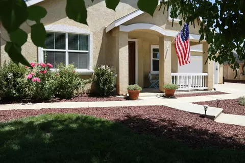 Exterior - 602 E Abbott Ave, Reedley, CA 93654 photo 5 of 10