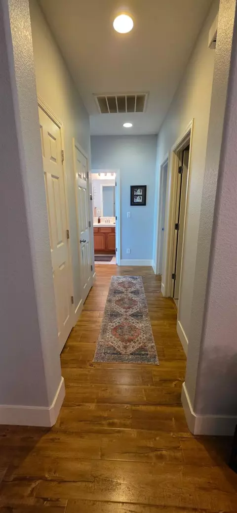 Entry Way - 602 E Abbott Ave, Reedley, CA 93654 photo 1 of 2