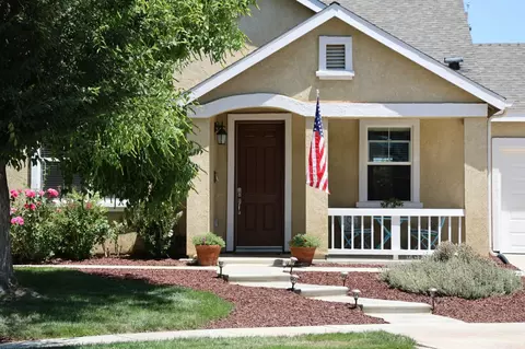 Exterior - 602 E Abbott Ave, Reedley, CA 93654 photo 6 of 10