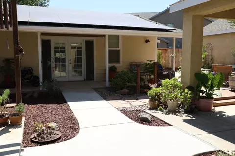 Exterior - 602 E Abbott Ave, Reedley, CA 93654 photo 8 of 10