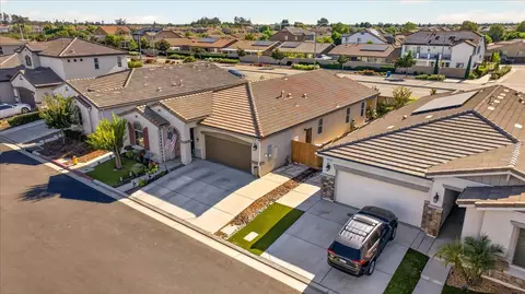 View/Area - 1056 Lindsay Ln, Clovis, CA 93619 photo 2 of 3