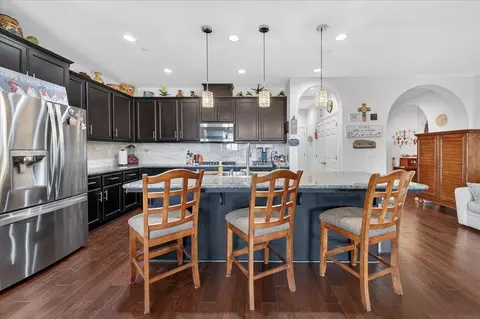 Kitchen - 1056 Lindsay Ln, Clovis, CA 93619 photo 1 of 3