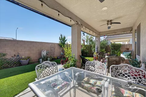 Exterior - 1056 Lindsay Ln, Clovis, CA 93619 photo 7 of 8