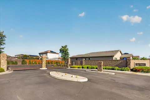 Other - 1056 Lindsay Ln, Clovis, CA 93619 photo 2 of 7