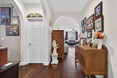 Entry Way - 1056 Lindsay Ln, Clovis, CA 93619 photo 1 of 4