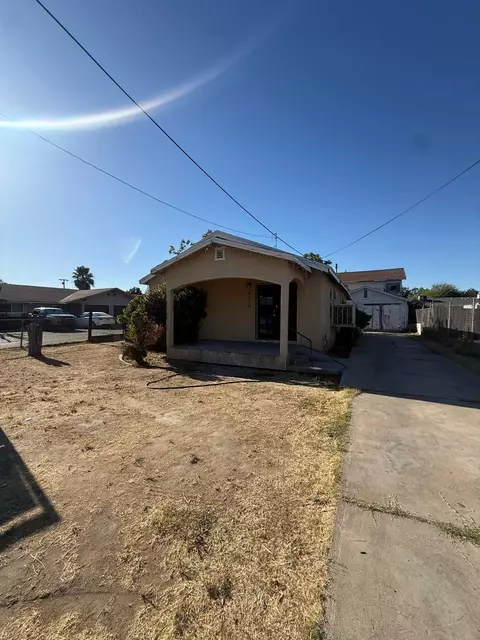 4079 E Heaton Ave, Fresno, CA 93702
