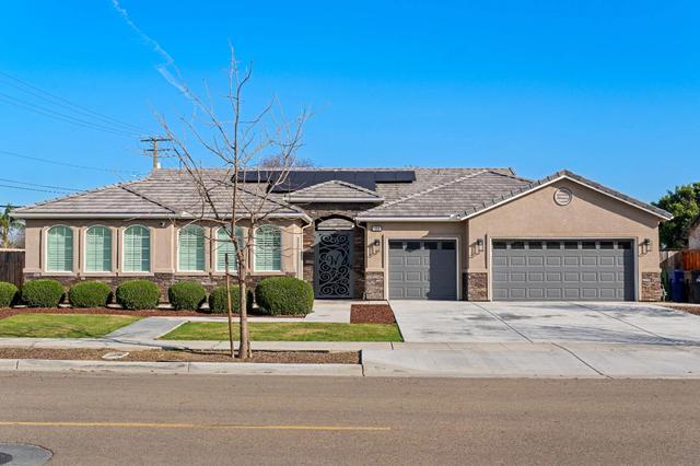 1684 W Berkshire Ln, Hanford, CA 93230