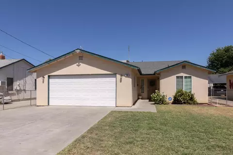 366 N Perry Ave, Dinuba, CA 93618