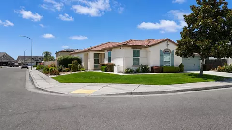 3659 N Pearwood Ave, Fresno, CA 93727