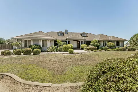 Exterior - 14404 Killarney Dr, Madera, CA 93636 photo 2 of 13