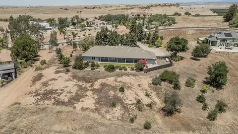 View/Area - 14404 Killarney Dr, Madera, CA 93636 photo 7 of 8