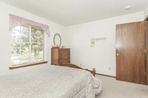 Bedroom - 14404 Killarney Dr, Madera, CA 93636 photo 8 of 13
