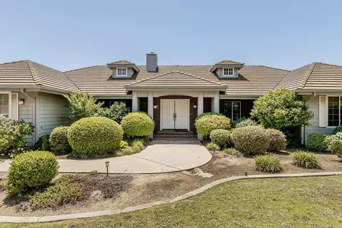 Exterior - 14404 Killarney Dr, Madera, CA 93636 photo 4 of 13