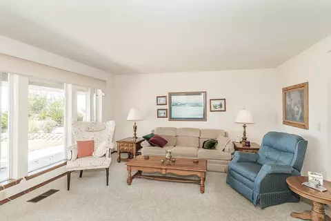 Living - 14404 Killarney Dr, Madera, CA 93636 photo 2 of 4