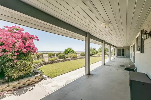 Exterior - 14404 Killarney Dr, Madera, CA 93636 photo 9 of 13
