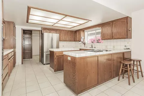 Kitchen - 14404 Killarney Dr, Madera, CA 93636 photo 1 of 5