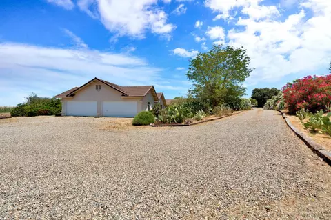 Exterior - 22250 Stabulis Ct, Madera, CA 93638 photo 1 of 10