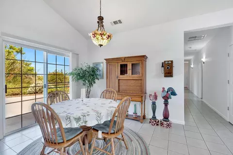 Dining - 22250 Stabulis Ct, Madera, CA 93638 photo 4 of 4
