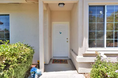 Entry Way - 22250 Stabulis Ct, Madera, CA 93638 photo 1 of 3