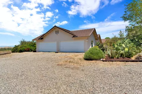 Exterior - 22250 Stabulis Ct, Madera, CA 93638 photo 2 of 10