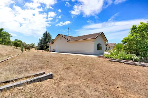 Exterior - 22250 Stabulis Ct, Madera, CA 93638 photo 9 of 10