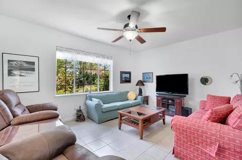 Living - 22250 Stabulis Ct, Madera, CA 93638 photo 3 of 5