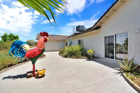 Exterior - 22250 Stabulis Ct, Madera, CA 93638 photo 7 of 10