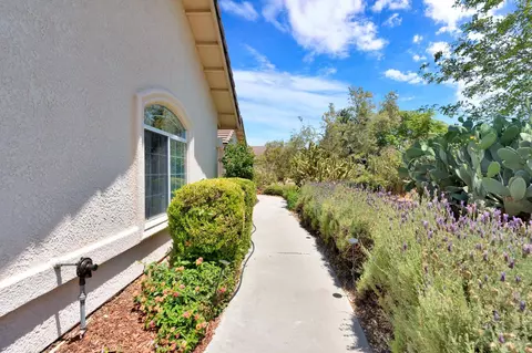 Exterior - 22250 Stabulis Ct, Madera, CA 93638 photo 4 of 10