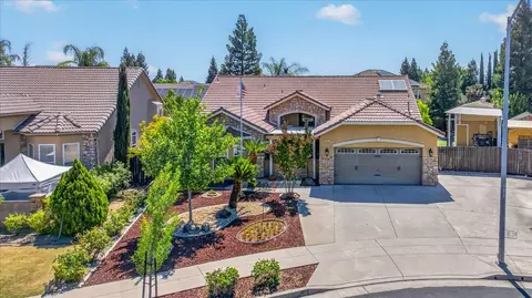 2467 Redington Ave, Clovis, CA 93619