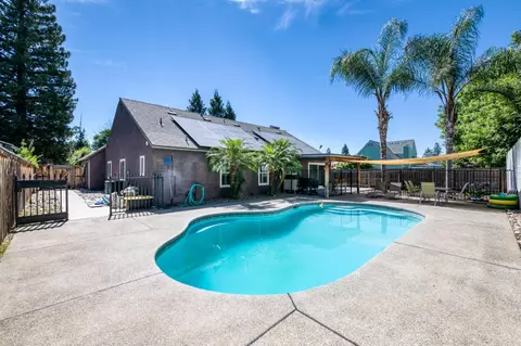 Exterior - 1012 N Adler Ave, Clovis, CA 93611 photo 8 of 9