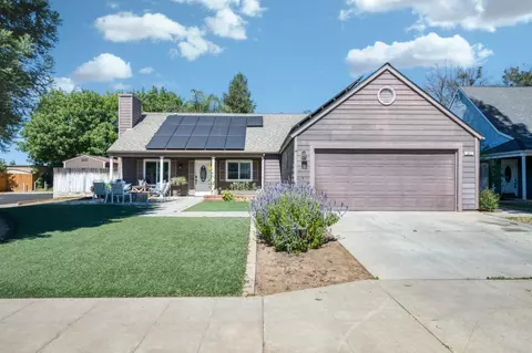 1012 N Adler Ave, Clovis, CA 93611