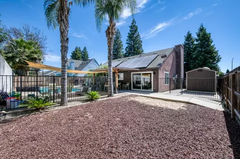 Exterior - 1012 N Adler Ave, Clovis, CA 93611 photo 3 of 9