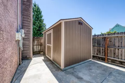Exterior - 1012 N Adler Ave, Clovis, CA 93611 photo 4 of 9