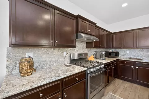 Kitchen - 3866 Sussex Ave, Clovis, CA 93619 photo 6 of 7