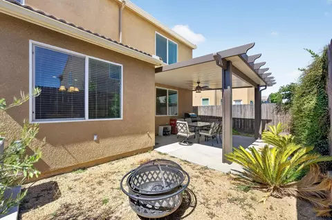 Exterior - 3866 Sussex Ave, Clovis, CA 93619 photo 5 of 5