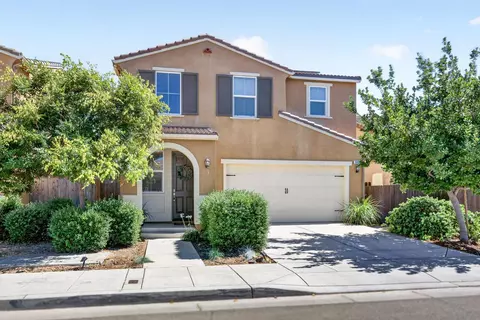 Exterior - 3866 Sussex Ave, Clovis, CA 93619 photo 2 of 5