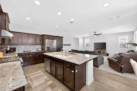 Kitchen - 3866 Sussex Ave, Clovis, CA 93619 photo 2 of 7