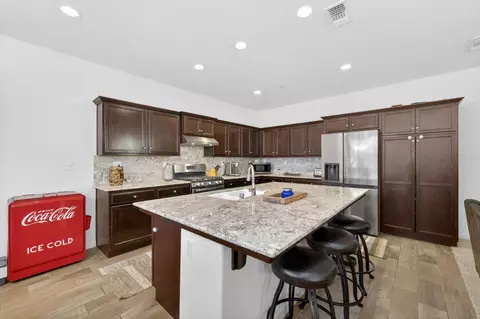 Kitchen - 3866 Sussex Ave, Clovis, CA 93619 photo 3 of 7
