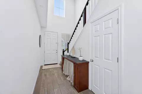 Entry Way - 3866 Sussex Ave, Clovis, CA 93619 photo 2 of 7