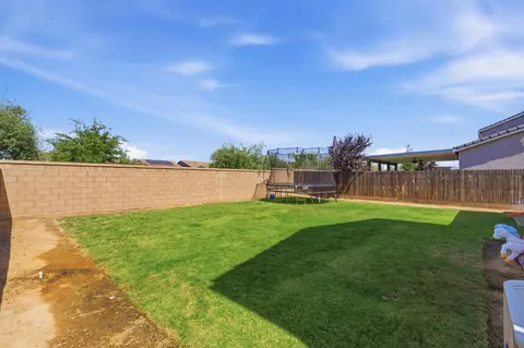 Exterior - 186 Sentinel Dr S, Madera, CA 93636 photo 6 of 7
