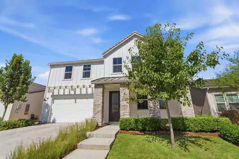 Exterior - 186 Sentinel Dr S, Madera, CA 93636 photo 4 of 7