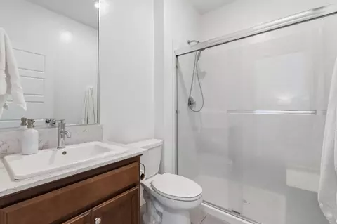 Bath - 186 Sentinel Dr S, Madera, CA 93636 photo 1 of 2