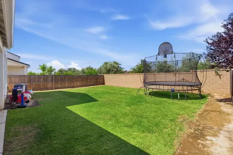 Exterior - 186 Sentinel Dr S, Madera, CA 93636 photo 5 of 7