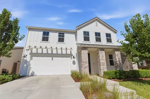 Exterior - 186 Sentinel Dr S, Madera, CA 93636 photo 3 of 7