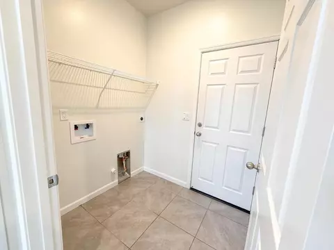 Other - 509 Sandtrap Ln, Lemoore, CA 93245 photo 2 of 3