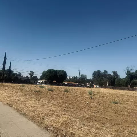 4960 S Tulare Ave, Fresno, CA 93727