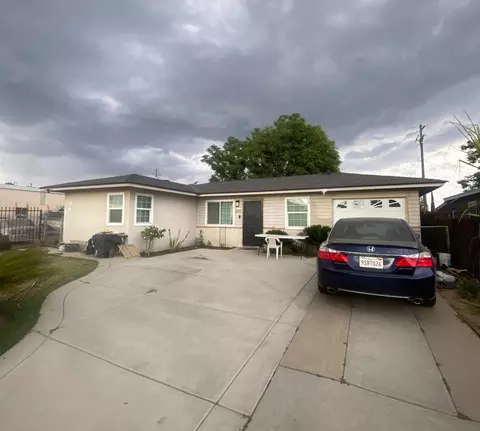 2037 S Hazelwood Blvd, Fresno, CA 93702