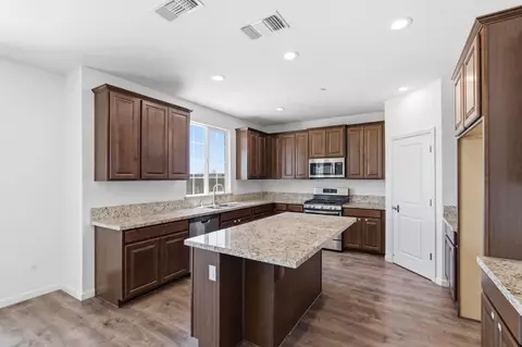 Kitchen - 4322 Hillside Rd, Madera, CA 93636 photo 1 of 4