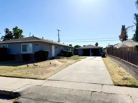 2104 Mayfair Dr W, Fresno, CA 93703
