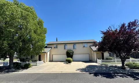 474 7th St #101, Clovis, CA 93612